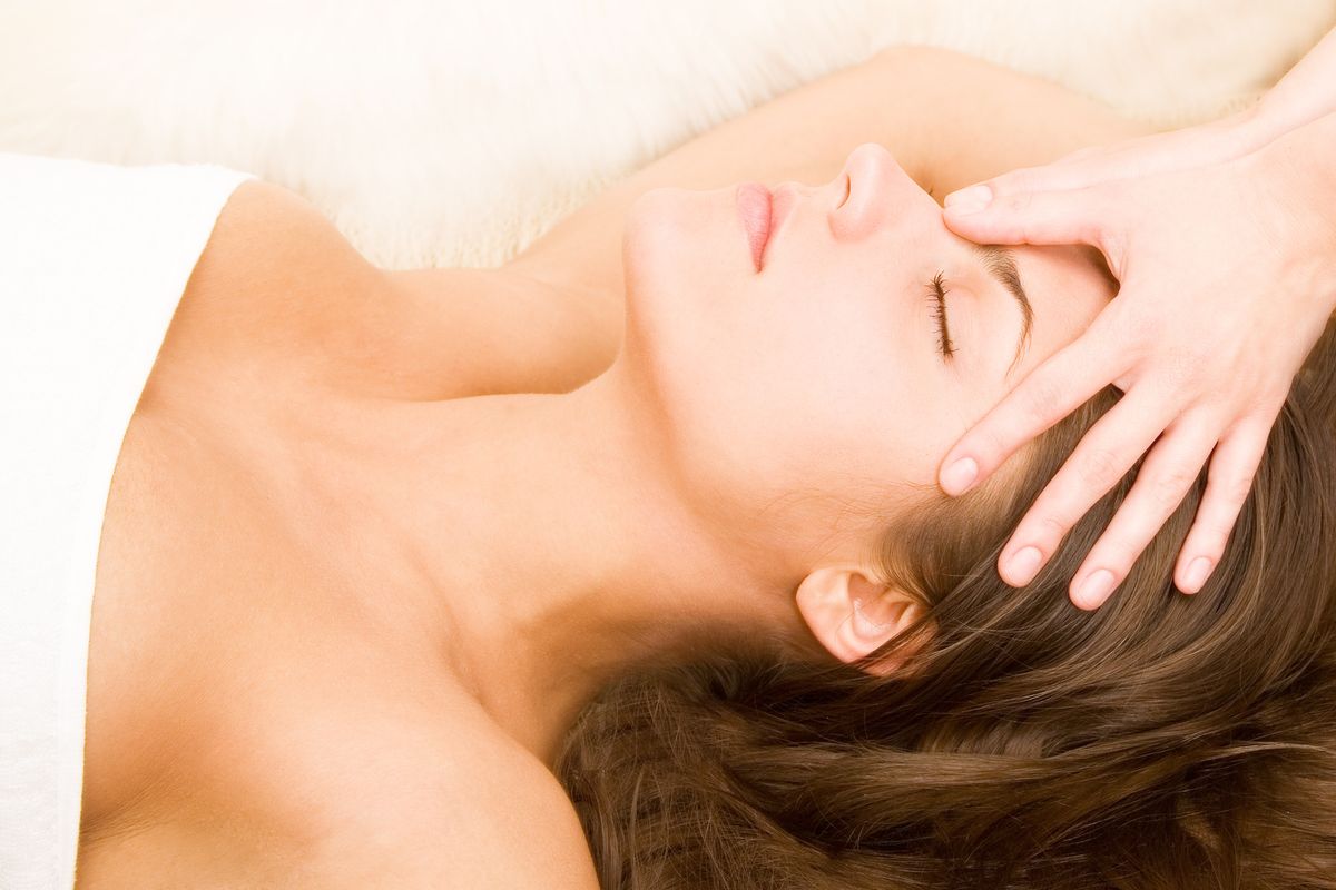Entspannende Gesichtsmassage