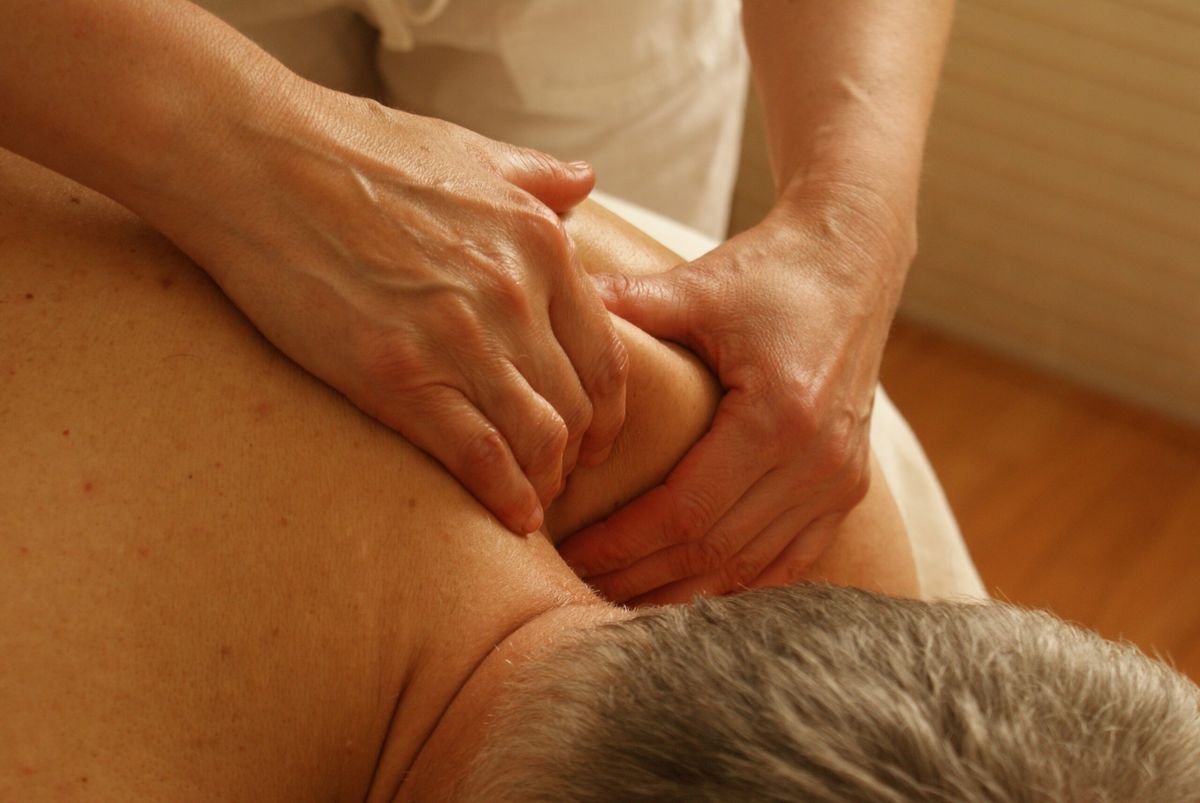 Wohltuende Rückenmassage